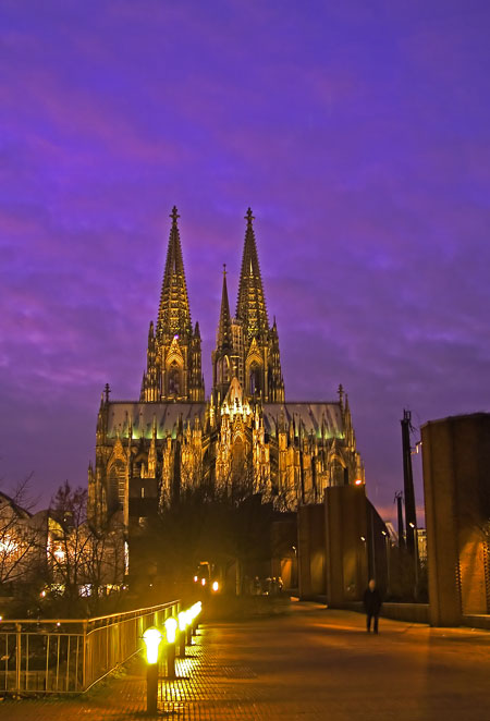 20061223161049_dom v
